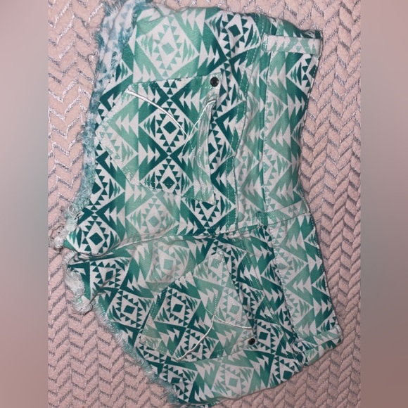 Booty shorts - Picture 3 of 3